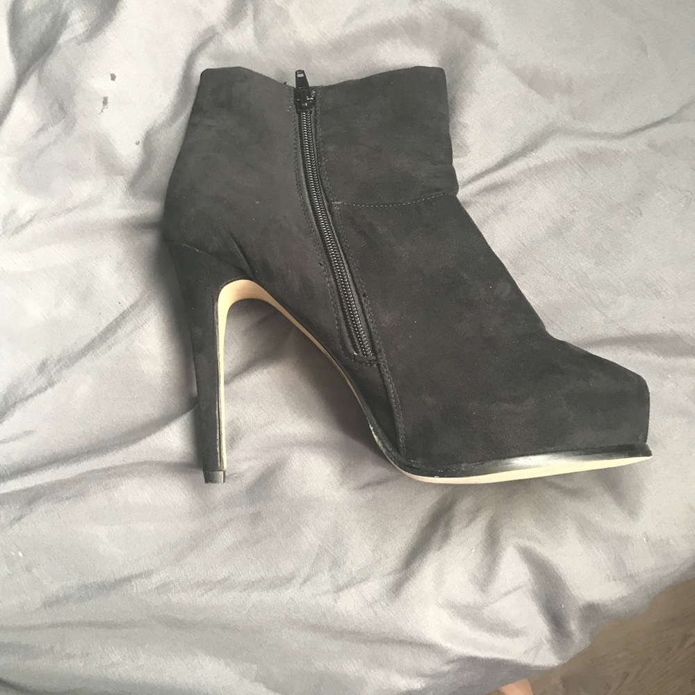 Boots - Picture 2 of 3